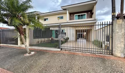 Casa com 3 quartos à venda na Rua Rodolfo Serzedelo, 1160, Uvaranas, Ponta Grossa, 220 m2 por R$ 850.000