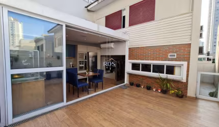 Casa em Condomínio de Luxo na Vila Andrade - 3 Quartos, 3 Suítes, 2 Salas, 5 Banheiros, 3 Vagas - 268m² - São Paulo-SP