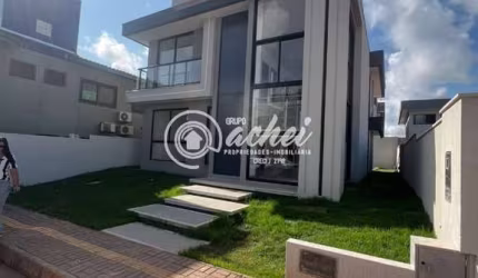 Casa de Condomínio 4/4 nascente na Av. Priscila Dutra