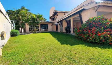 Casa Alto Padrão em Av. Praia de Itapoan
