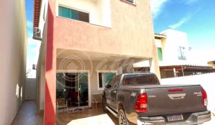 Casa Triplex individual em Pitangueiras