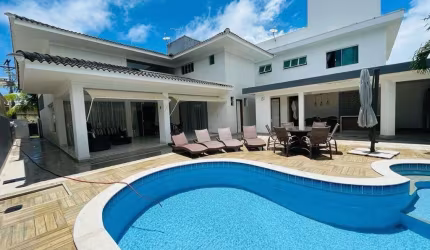 Casa de Condomínio 4/4 à venda no estilo Porteira Fechada
