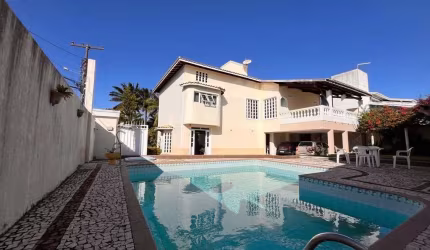 Casa à venda no bairro Vilas do Atlantico em Lauro de Freitas/BA