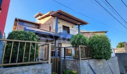 Casa à venda no bairro Estrada do Coco em Lauro de Freitas/BA