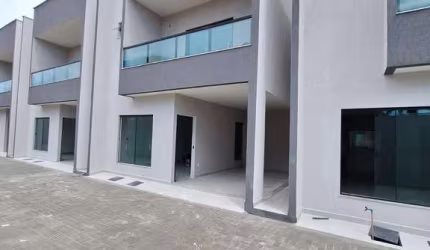 Casa à venda no bairro Pitangueiras em Lauro de Freitas/BA