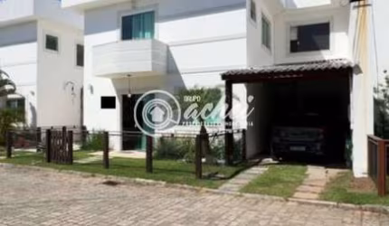 Casa em Condomínio 4/4 nascente mobiliada e com energia solar para locação em Buraquinho