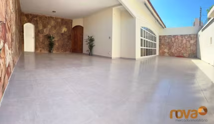 Casa com 3 quartos à venda na Avenida C 1, 100, Setor Nova Suiça, Goiânia por R$ 995.000