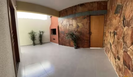 Casa com 3 quartos à venda na Avenida C 1, 100, Setor Nova Suiça, Goiânia por R$ 990.000