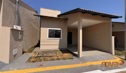 Casa em condomínio fechado com 3 quartos à venda na Avenida Genésio de Lima Brito, 1530, Jardim Balneário Meia Ponte, Goiânia por R$ 430.000