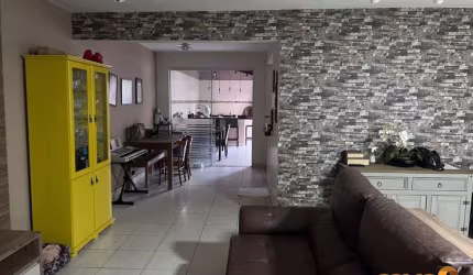 Casa em condomínio fechado com 4 quartos à venda na Juazeiro do Norte, 100, Parque Amazônia, Goiânia por R$ 839.000