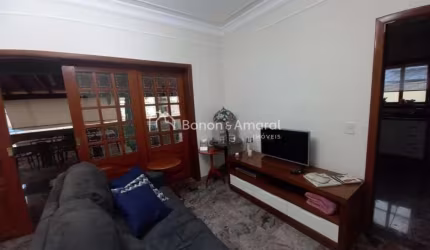 Casa com 337 m² e 4 quartos