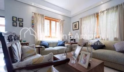 Casa de condomínio com 340 m² e 4 quartos