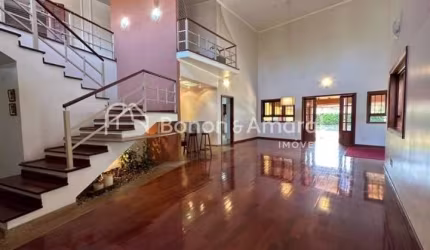 Casa de Condomínio com 396 m² e 5 quartos