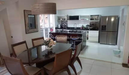 Sobrado com 233 m² e 3 Quartos