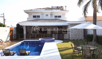 Belíssima Casa com 03 dormitórios no Condomínio à Venda no Villa Lobos em Paulínia.