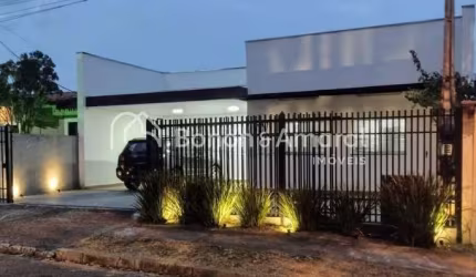 Casa térrea com 220m² de área de construção: aqui você encontra conforto, modernidade e uma localização privilegiada no Jardim Santa Genebra, em Campinas.