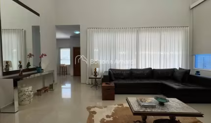 Casa em condomínio fechado com 2 quartos à venda na Vincius de Moraes, 920, Terras do Cancioneiro, Paulínia, 196 m2 por R$ 1.490.000