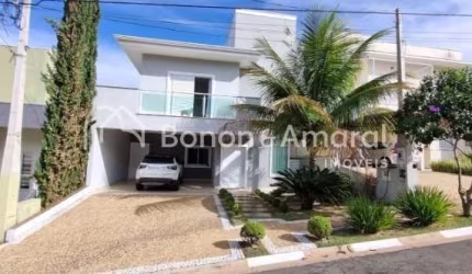 Bela casa em condomínio, com 3 suítes e piscina aquecida, por R$ 1.590.000,00
