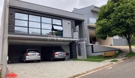 Casa em condomínio, com 3 suítes e piscina, 253m² de construção, por R$ 1.650.000,00