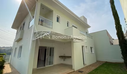 &amp;#34;Sobrado de Alto Padrão com Vista Deslumbrante e Conforto Completo em Condomínio Exclusivo&amp;#34;
