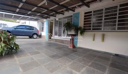 Casa à venda com 284 m² na Vila Nogueira - Campinas/SP