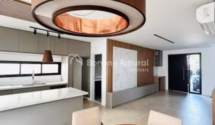 Casa à venda com 3 suítes em condomínio e 156 m²