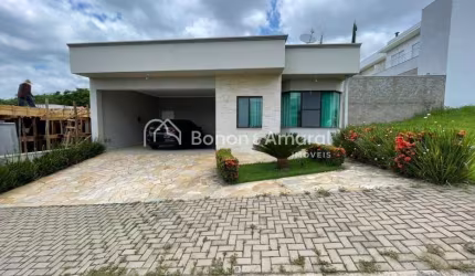 Casa Térrea com 3 Dormitórios, Espaço Gourmet e 4 Vagas no Condomínio Porto do Sol em Valinhos