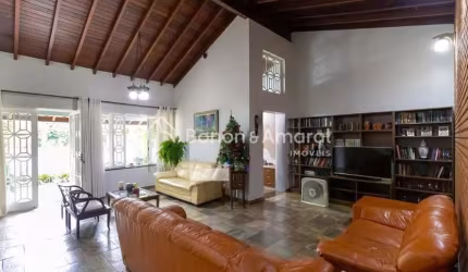 Casa Espacosa com 5 Quartos e Excelente Localização na Cidade Universitária - Campinas