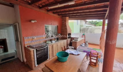 Casa em condomínio à venda, 3 quartos, 117m²
