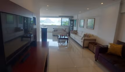 Oportunidade Imperdível em Icaraí! Seu Novo Lar à Beira-Mar!