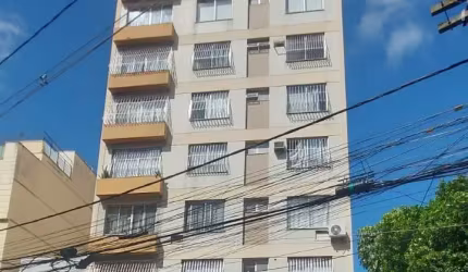 Apartamento Reformado e Espaçoso de 2 Quartos!