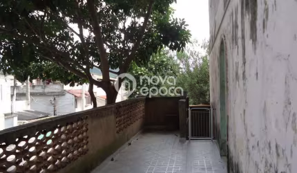 Casa em condomínio fechado com 4 quartos à venda na Rua Conceição dos Ouros, Praça Seca, Rio de Janeiro, 221 m2 por R$ 356.000