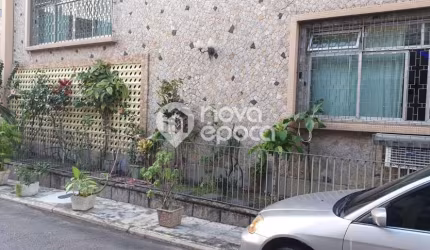 Casa em condomínio fechado com 3 quartos à venda na Rua Cândido Benício, Campinho, Rio de Janeiro, 246 m2 por R$ 550.000