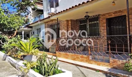 Casa em condomínio fechado com 5 quartos à venda na Rua Botucatu, Grajaú, Rio de Janeiro, 162 m2 por R$ 605.000