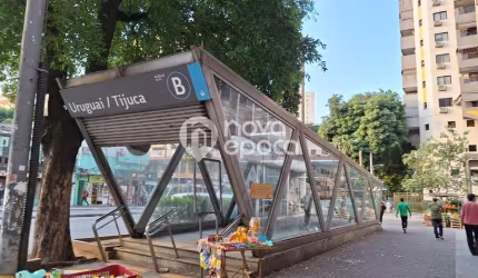 Apartamento com 3 quartos à venda na Rua Alves de Brito, Tijuca, Rio de Janeiro, 90 m2 por R$ 480.000