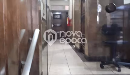 Apartamento com 2 quartos à venda na Avenida Paulo de Frontin, Praça da Bandeira, Rio de Janeiro, 64 m2 por R$ 220.000