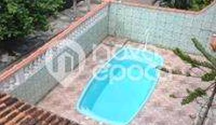 Casa em condomínio fechado com 4 quartos à venda na Rua Doutor Manuel Marreiros, Bancários, Rio de Janeiro, 564 m2 por R$ 690.000