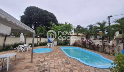Casa em condomínio fechado com 3 quartos à venda na Rua Oswaldo Lussac, Taquara, Rio de Janeiro, 113 m2 por R$ 330.000