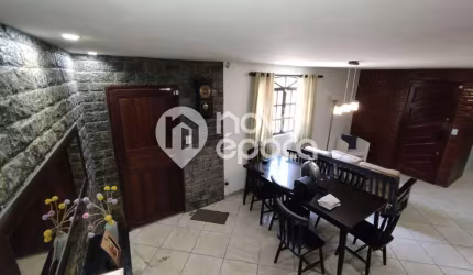 Casa em condomínio fechado com 3 quartos à venda na Rua Lelio de Souza, Bancários, Rio de Janeiro, 230 m2 por R$ 900.000
