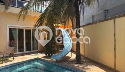 Casa em condomínio fechado com 3 quartos à venda na Rua Pouso Alto, Tanque, Rio de Janeiro, 195 m2 por R$ 850.000