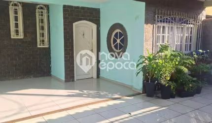 Casa em condomínio fechado com 3 quartos à venda na Rua Lagoa da Prata, Jacarepaguá, Rio de Janeiro, 252 m2 por R$ 330.000