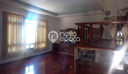 Casa em condomínio fechado com 3 quartos à venda na Rua Comendador Martinelli, Grajaú, Rio de Janeiro, 700 m2 por R$ 1.120.000