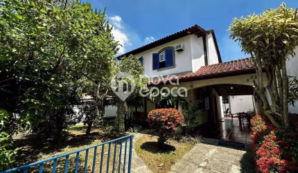 Casa em condomínio fechado com 4 quartos à venda na Rua Fritz Feigl, Jacarepaguá, Rio de Janeiro, 273 m2 por R$ 1.580.000