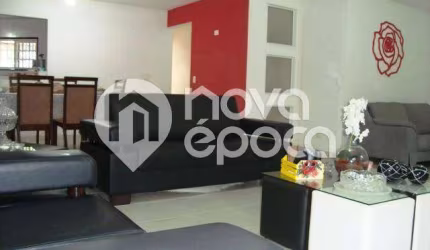 Casa em condomínio fechado com 3 quartos à venda na Rua Leonor Saramago, Fonseca, Niterói, 238 m2 por R$ 780.000