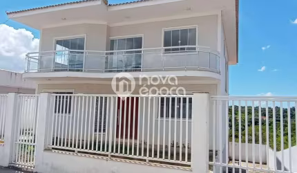 Casa em condomínio fechado com 5 quartos à venda na Rua Aléia dos Jambeiros, Retiro (Bacaxá), Saquarema, 320 m2 por R$ 600.000