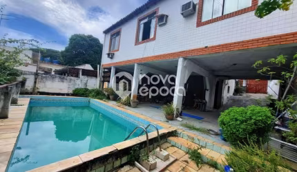 Casa em condomínio fechado com 4 quartos à venda na Rua Apereia, Jardim Guanabara, Rio de Janeiro, 229 m2 por R$ 870.000