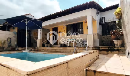 Casa com 5 quartos à venda na Rua Henrique Morize, Grajaú, Rio de Janeiro, 180 m2 por R$ 980.000