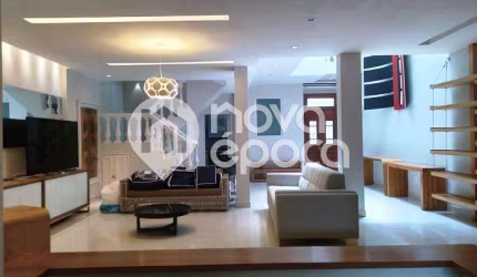 Casa em condomínio fechado com 3 quartos à venda na Rua Triunfo, Santa Teresa, Rio de Janeiro, 314 m2 por R$ 2.500.000