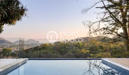 Casa em condomínio fechado com 3 quartos à venda na Avenida Central Ewerton Xavier, Itaipu, Niterói, 430 m2 por R$ 2.500.000