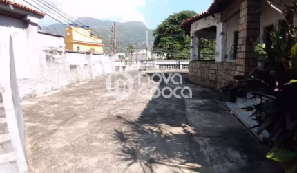 Casa em condomínio fechado com 3 quartos à venda na Rua Ambire Cavalcanti, Rio Comprido, Rio de Janeiro, 670 m2 por R$ 800.000